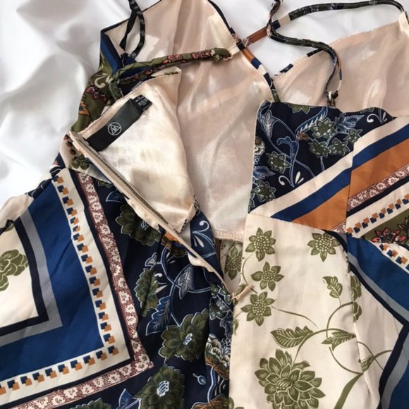 ♥️BRAND NEW STRAPPY ROMPER♥️ - Picture 4 of 4